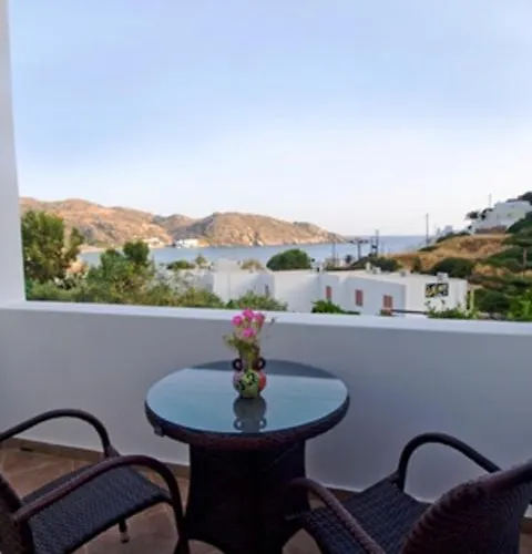 Πανσιόν Ios Memories 3*